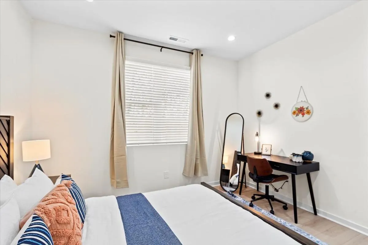 2 Unit Modern Apt Close To Uptown Charlotte 0*,